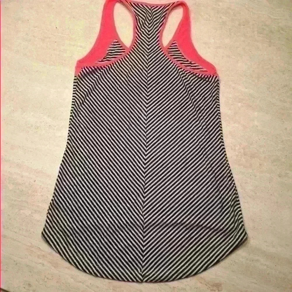 High Low Workout Tank - Picture 3 of 3